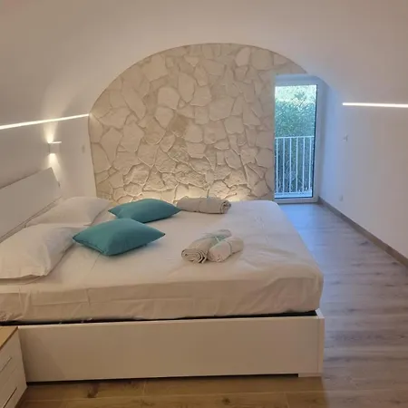 아파트 Traiano 40 *